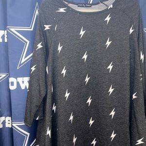 NWOT Kim & Cami Size 1x grey long sleeves shirt